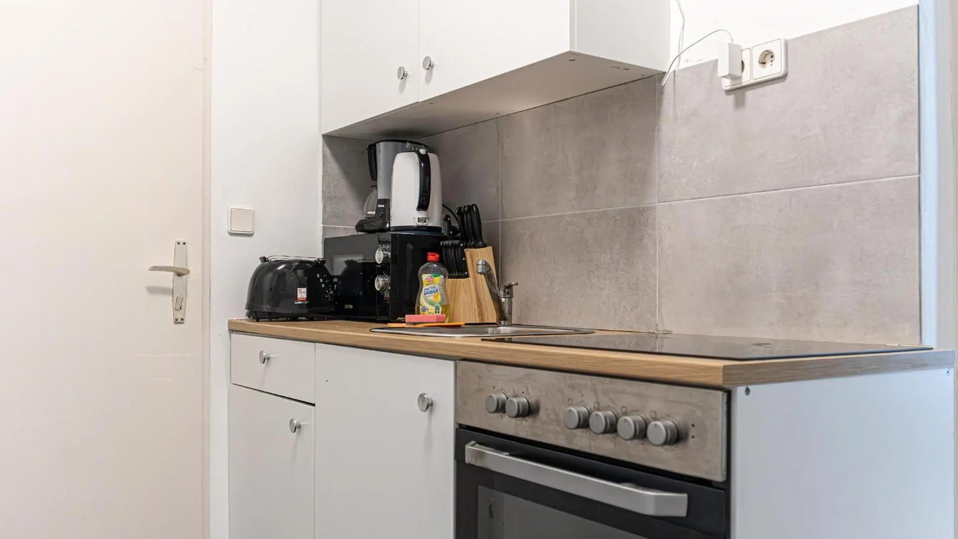Apartment Convenient 2Br Apt. Near U6 Station Am Schoepfwerk Vienna Austria