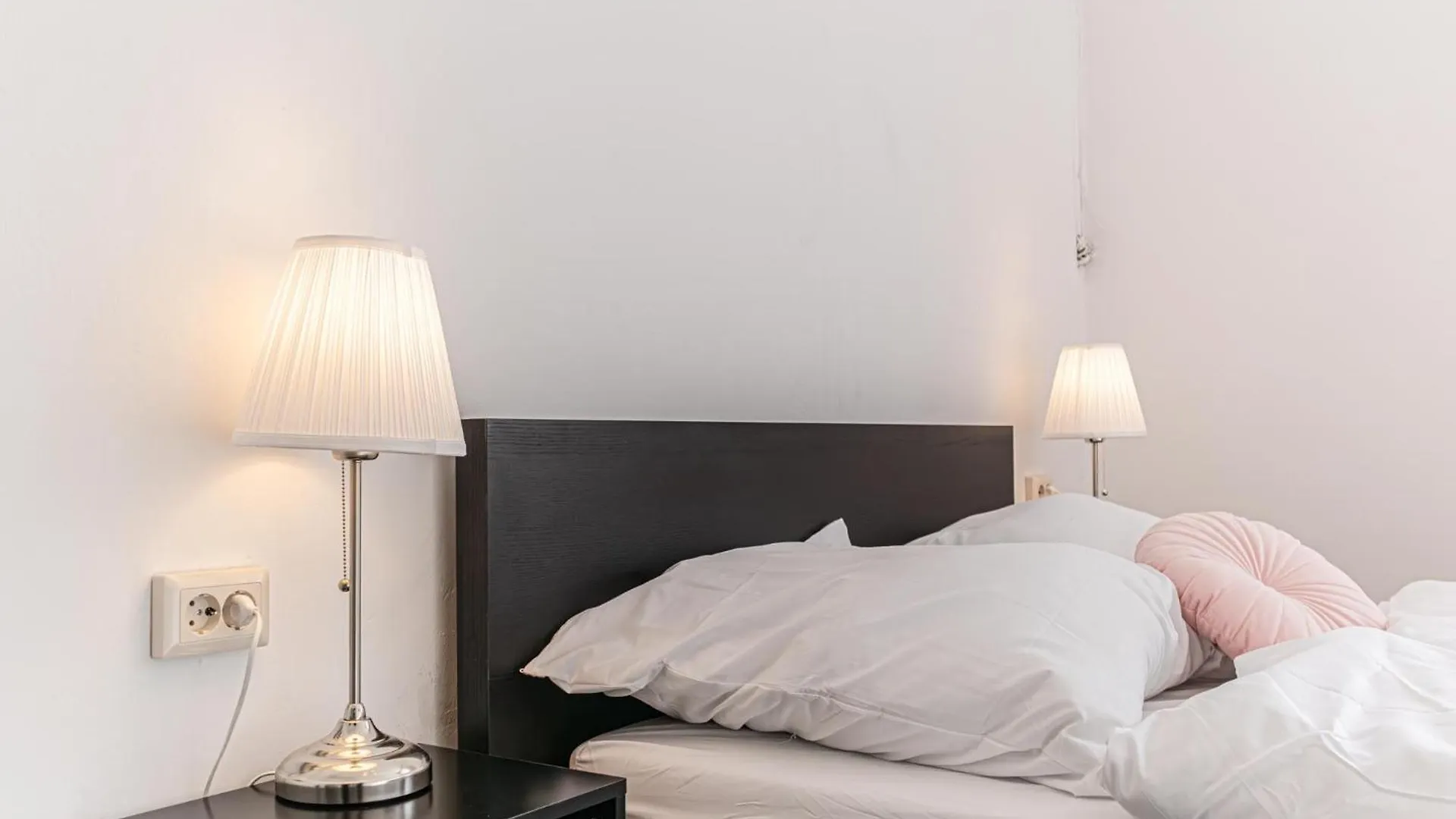 Convenient 2Br Apt. Near U6 Station Am Schoepfwerk Vienna