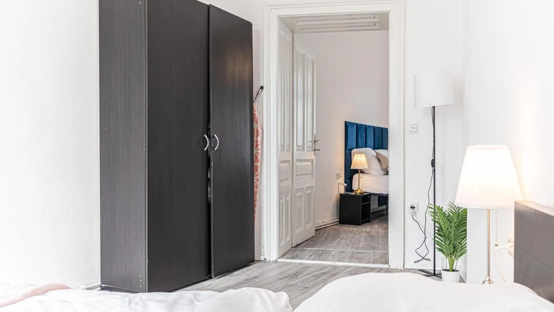 Convenient 2Br Apt. Near U6 Station Am Schoepfwerk Vienna 0*,