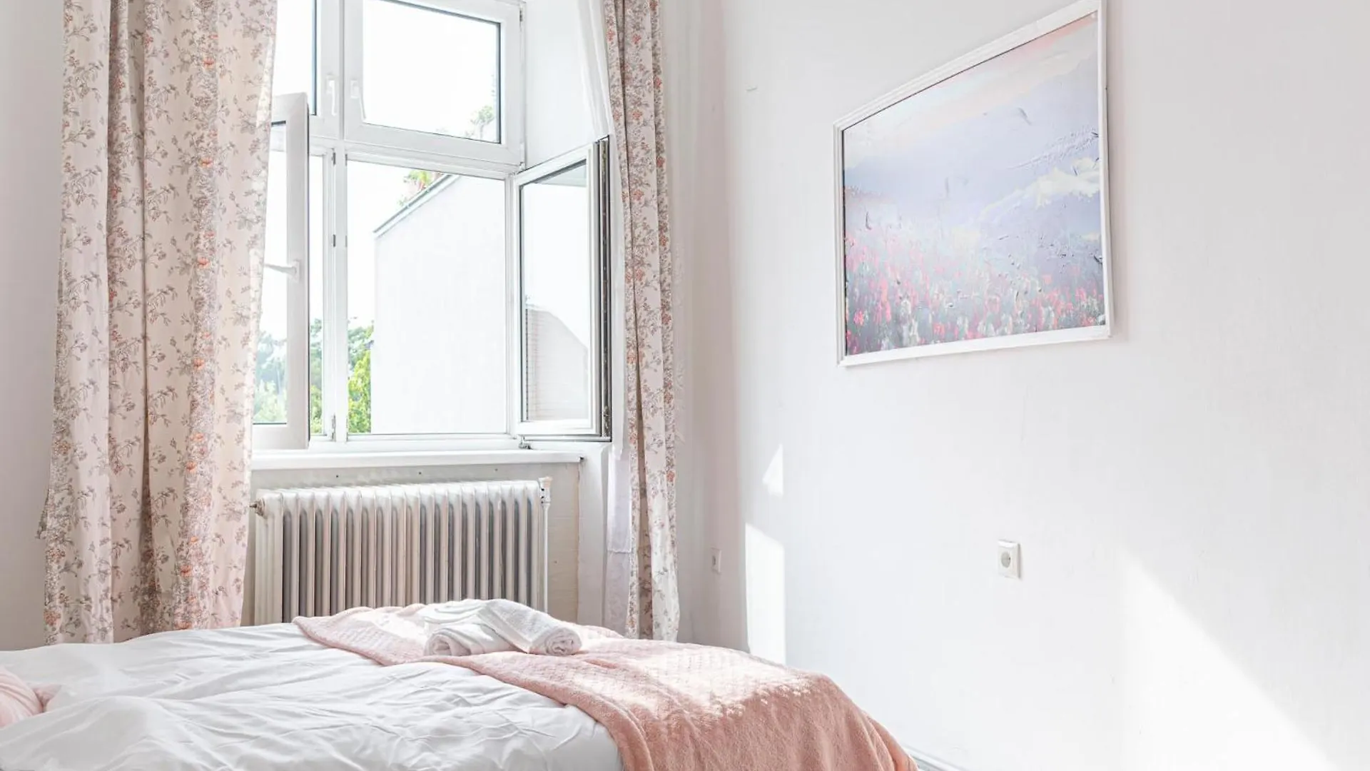 Convenient 2Br Apt. Near U6 Station Am Schoepfwerk Vienna 0*,  Austria